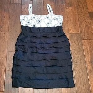 R & M Collection Black & White Ruffled sleeveless party dress size 16